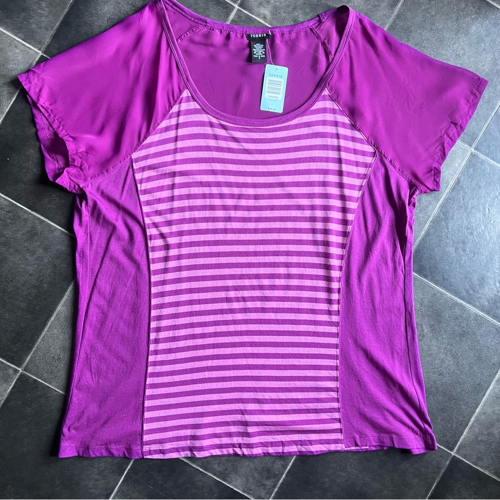 Torrid Women 2 Pink/Rose Striped Short Sleeve Lightweight Blouse NWT Sheer